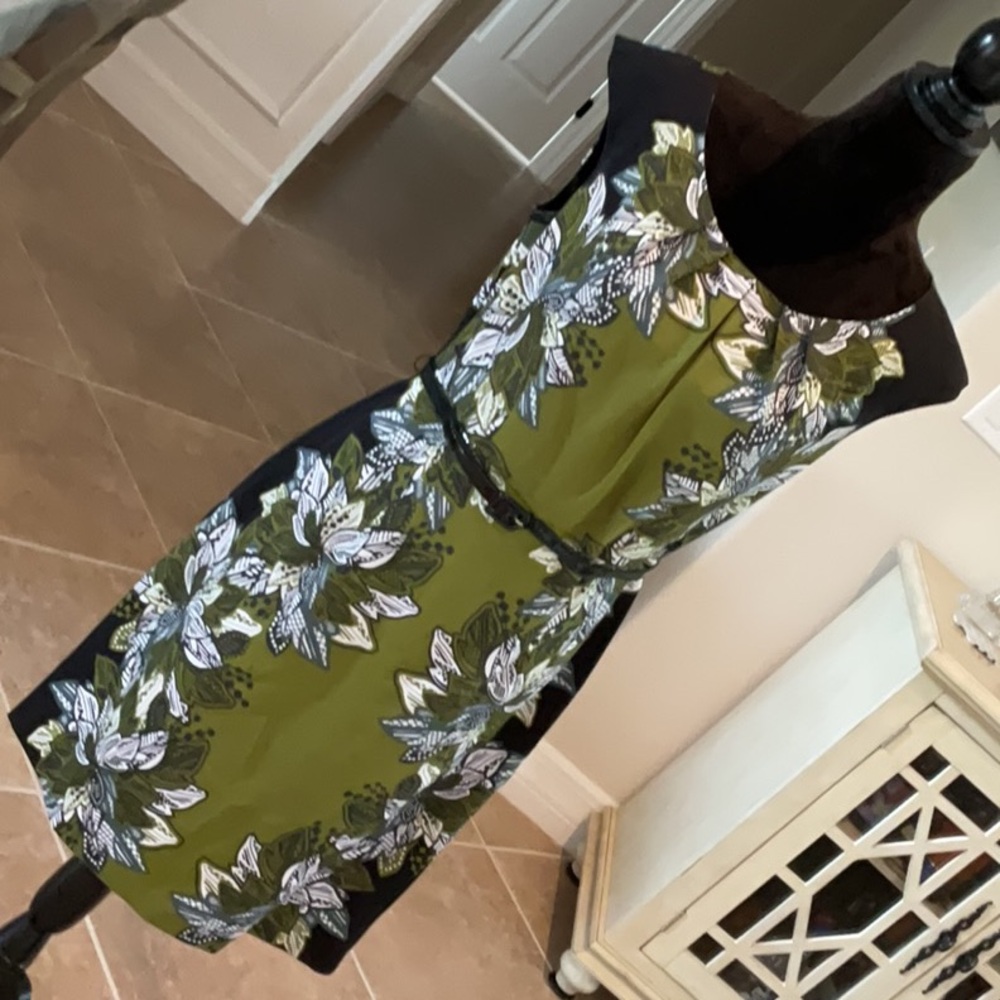 Voir Voir back zip sleeveless dress, belted waist, size 8